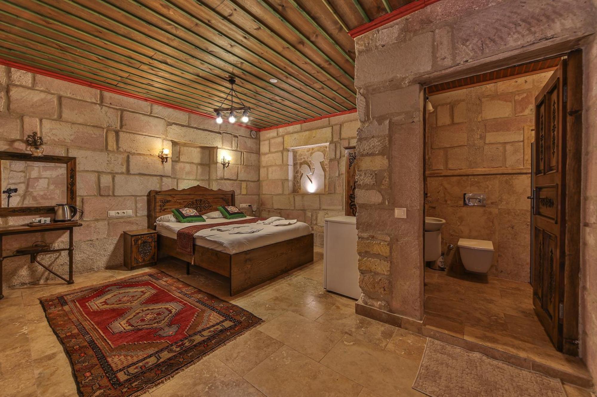 Готель Luwian Stone House