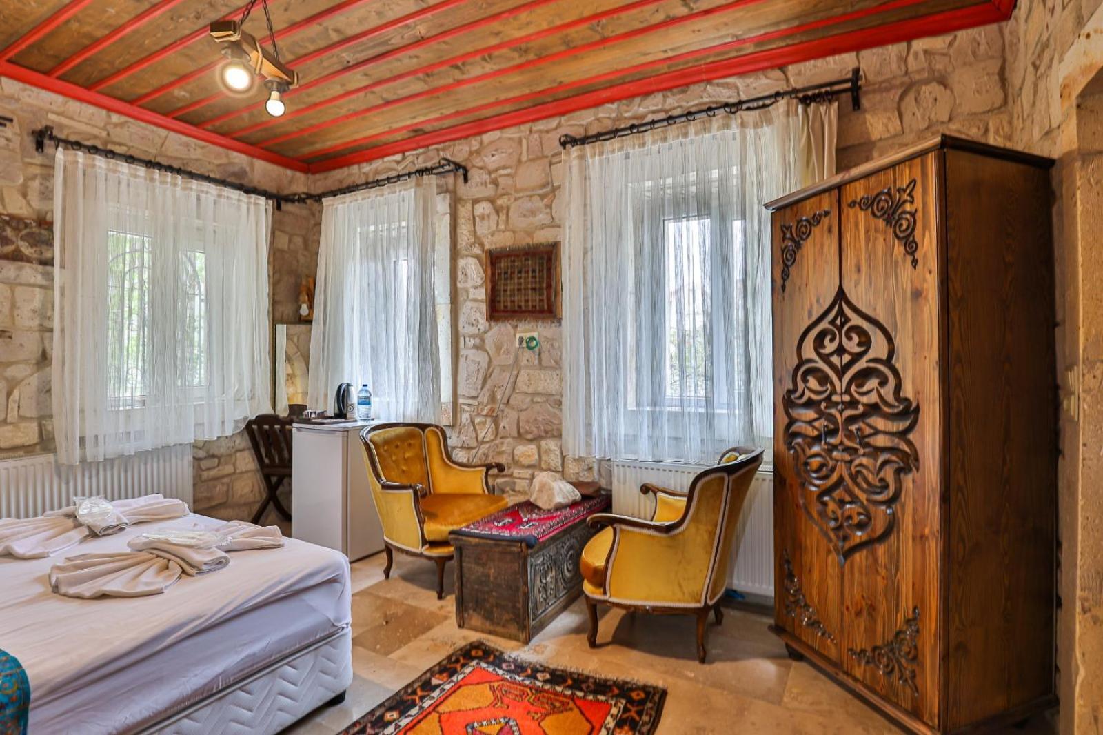 Luwian Stone House Гьореме